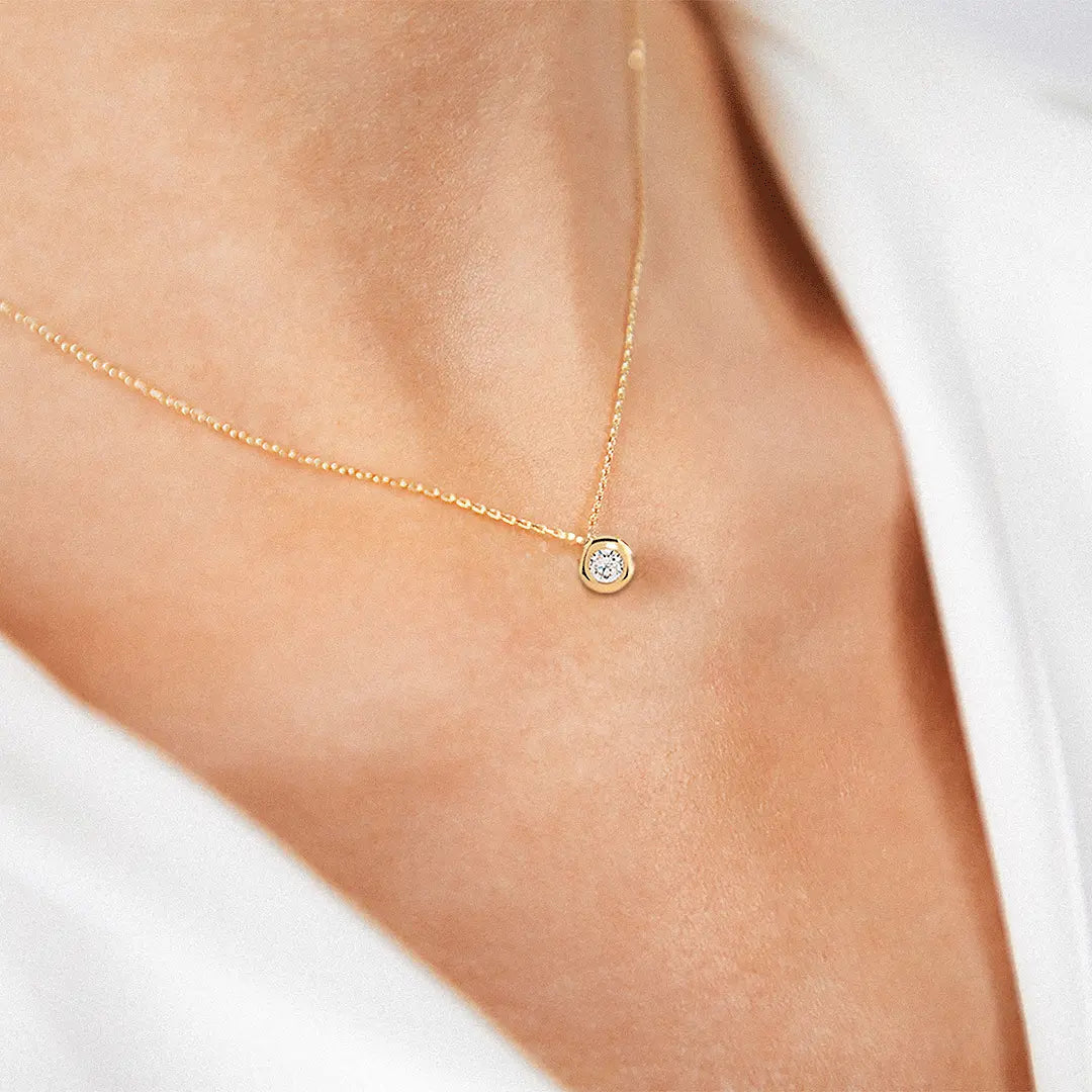 Solina – 375er Echtgoldkette mit rundem Zirkonia-Anhänger Suzan Gold