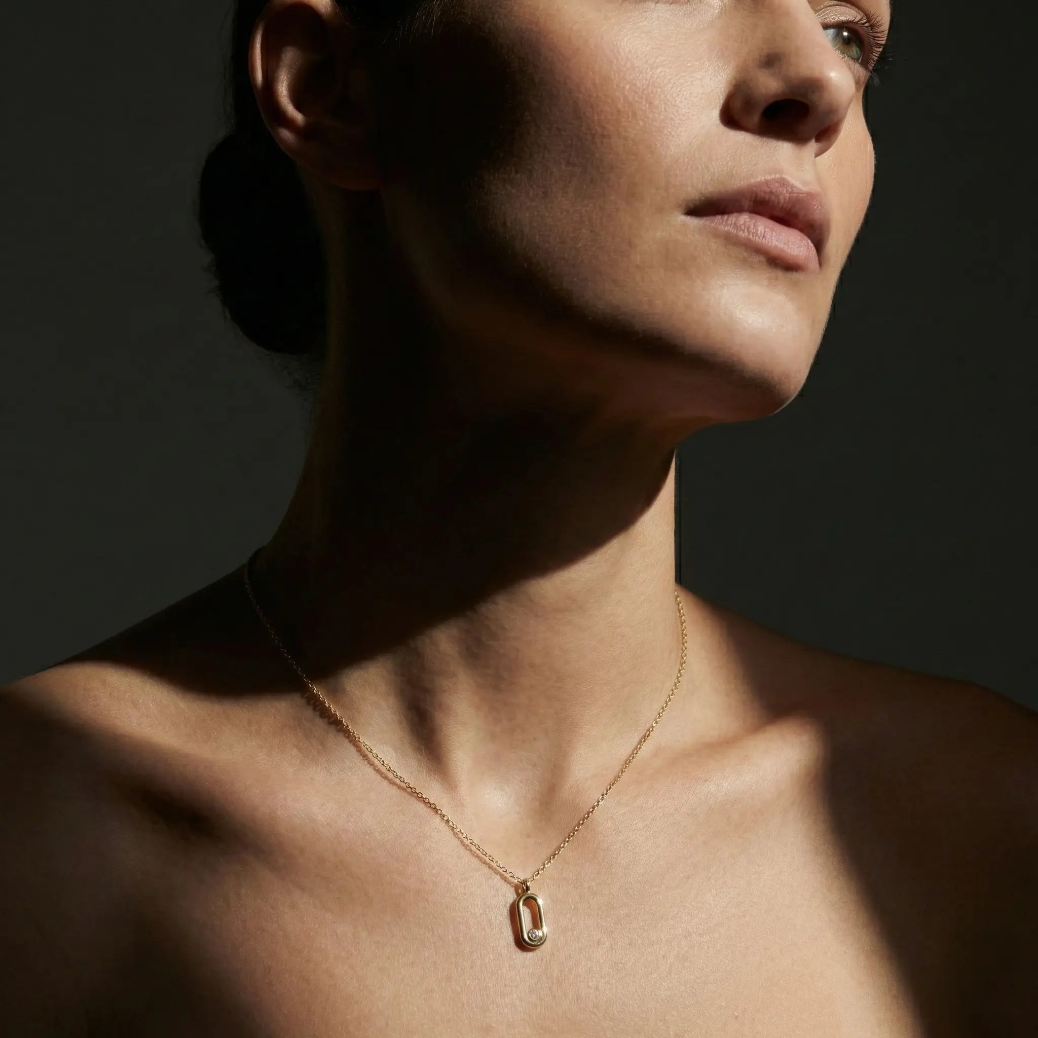 LineaLink – 375 Echtgold Kette mit Oval - Anhänger - Suzan GoldHalskette