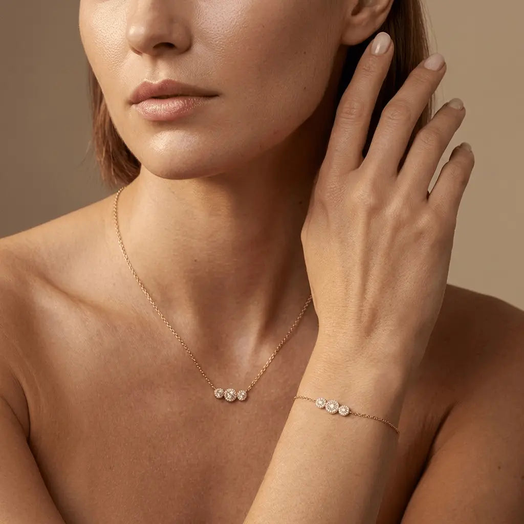 Triluna – Vergoldetes 925 Silber Schmuckset mit drei Zirkonia - Elementen, Halskette & Armband - Suzan Gold