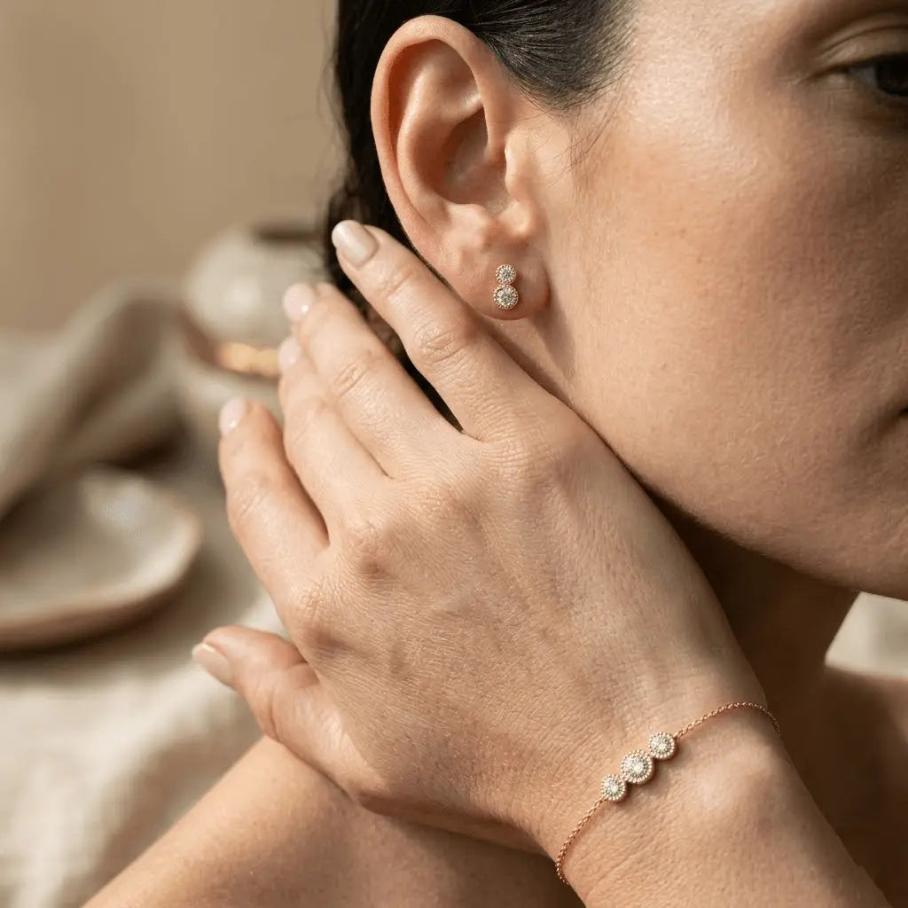 Lumivelle Aria – Vergoldetes 925 Silber Armband & Ohrstecker mit drei Zirkonia - Elementen - Suzan Gold