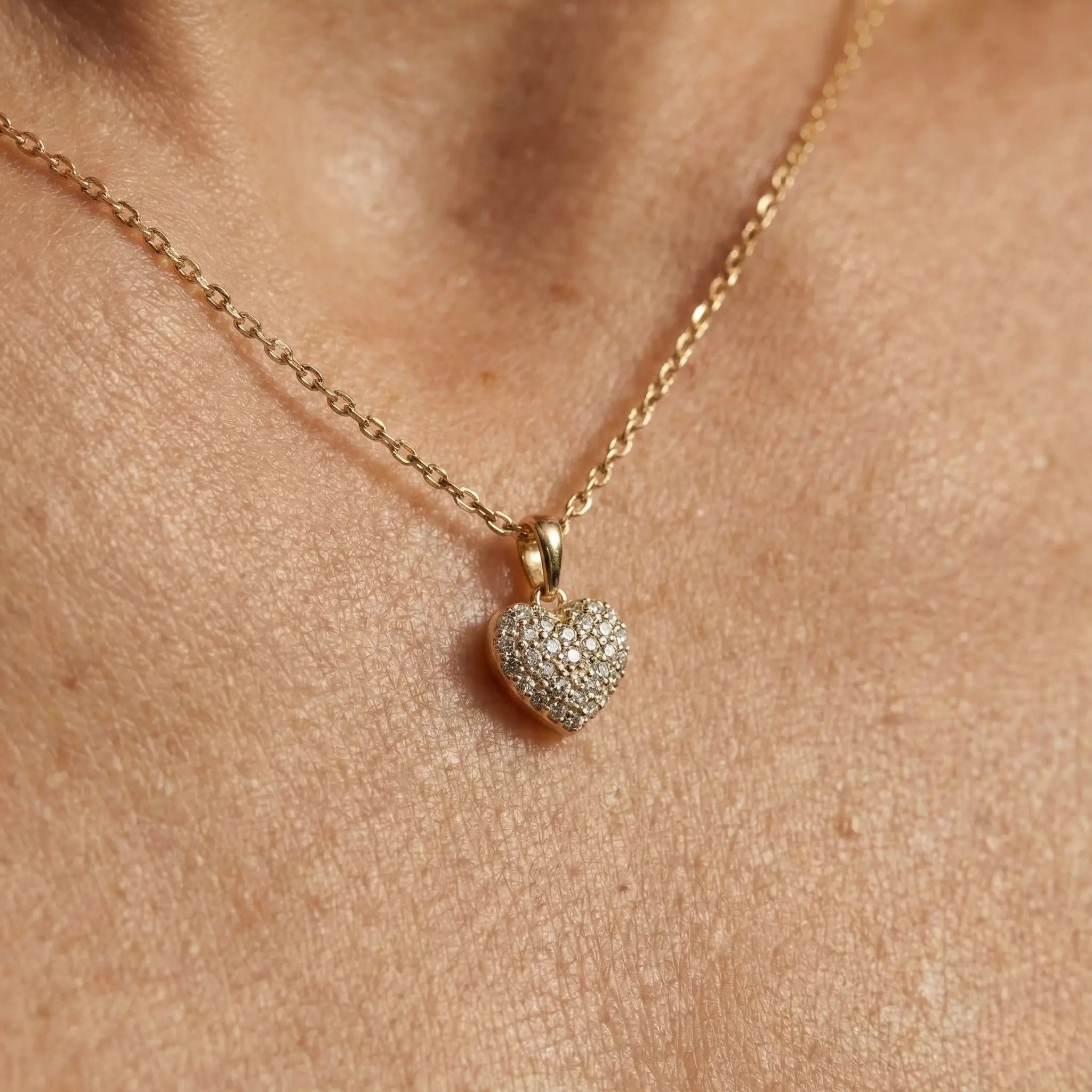 Amoura Pavé – 375 Echtgold Halskette mit Herz Zirkonia Anhänger - Suzan GoldHalskette