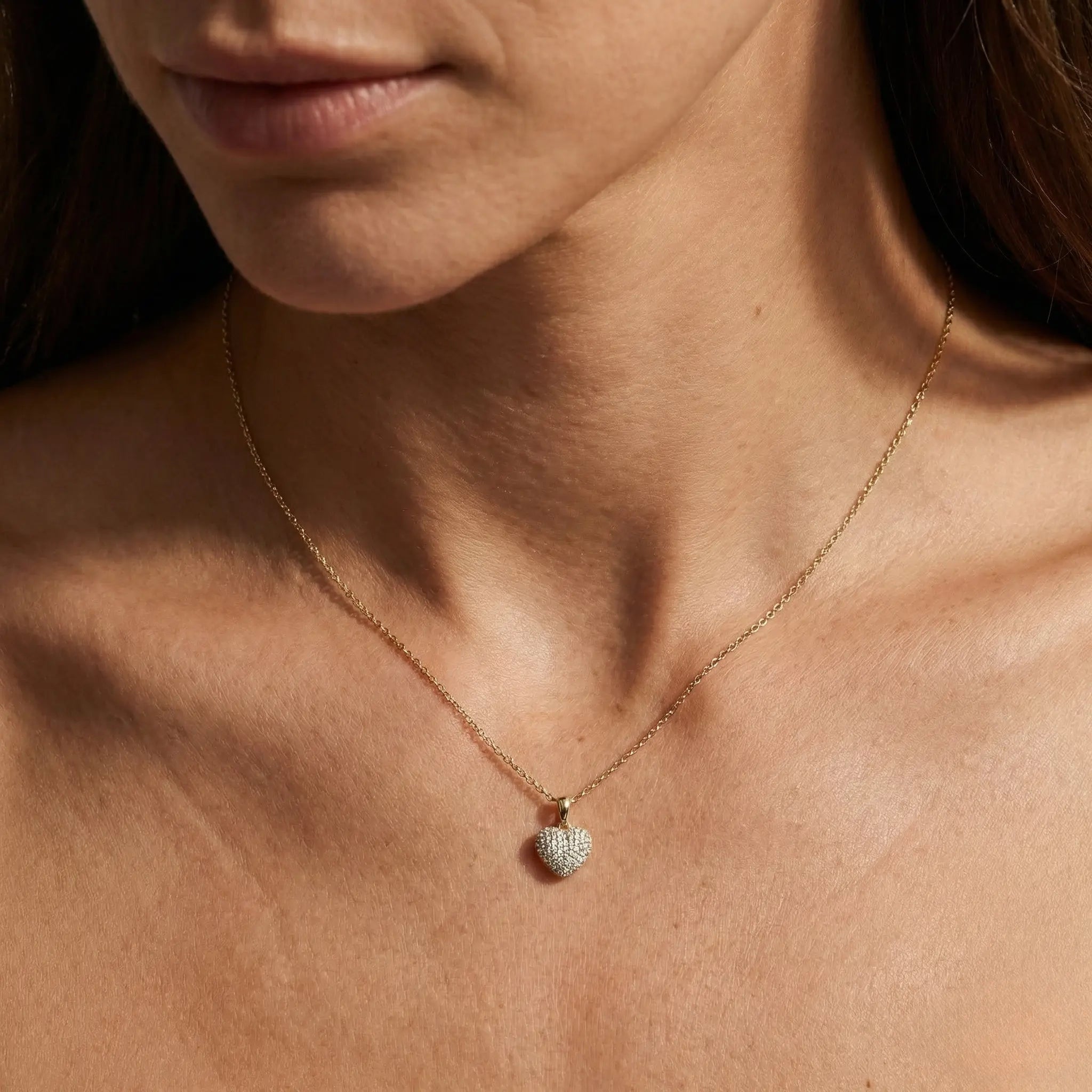 Amoura Pavé – 375 Echtgold Halskette mit Herz Zirkonia Anhänger - Suzan GoldHalskette