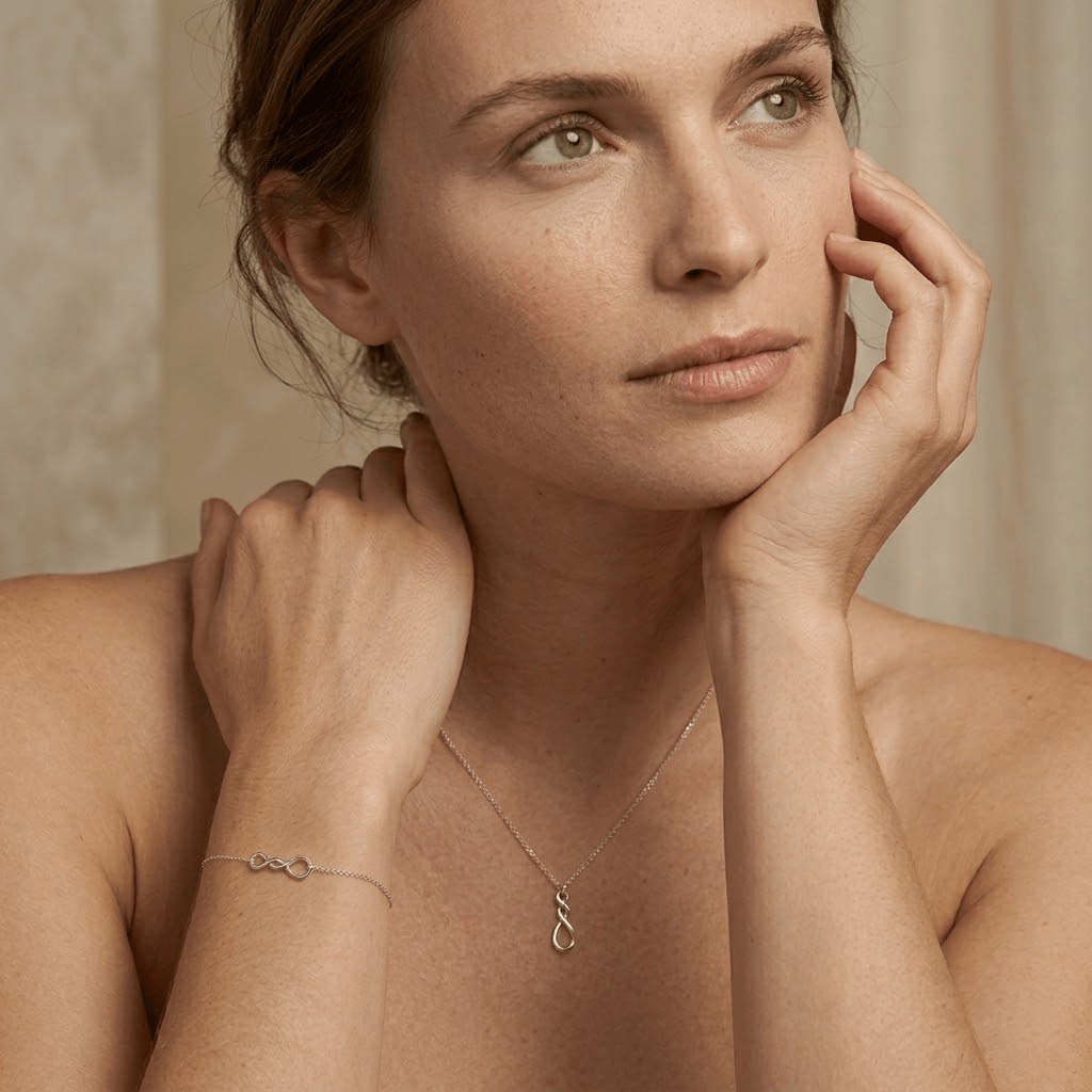 Infinitra Set – 925 Silber Schmuckset mit Unendlichkeits Kette & Armband - Suzan Gold
