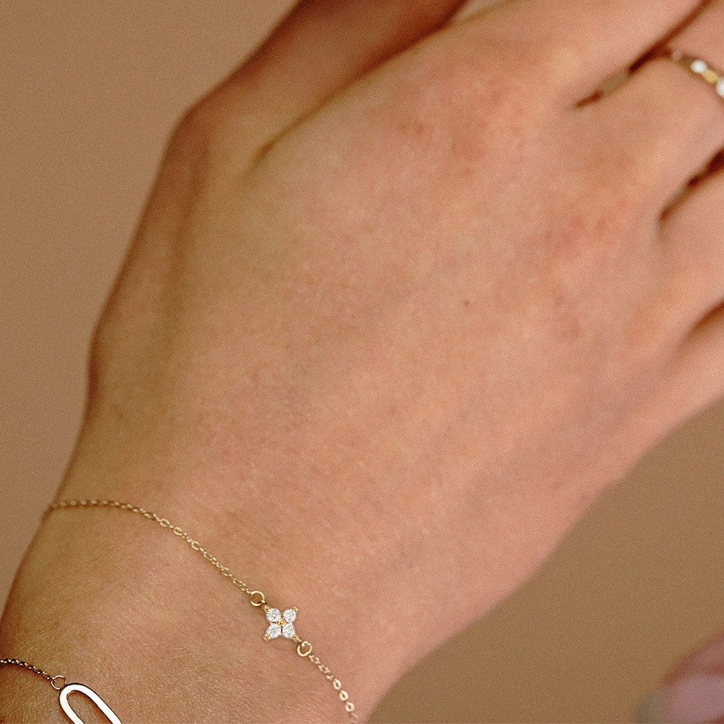 Stellaria – 375er Echtgoldarmband mit Zirkonia-Stern