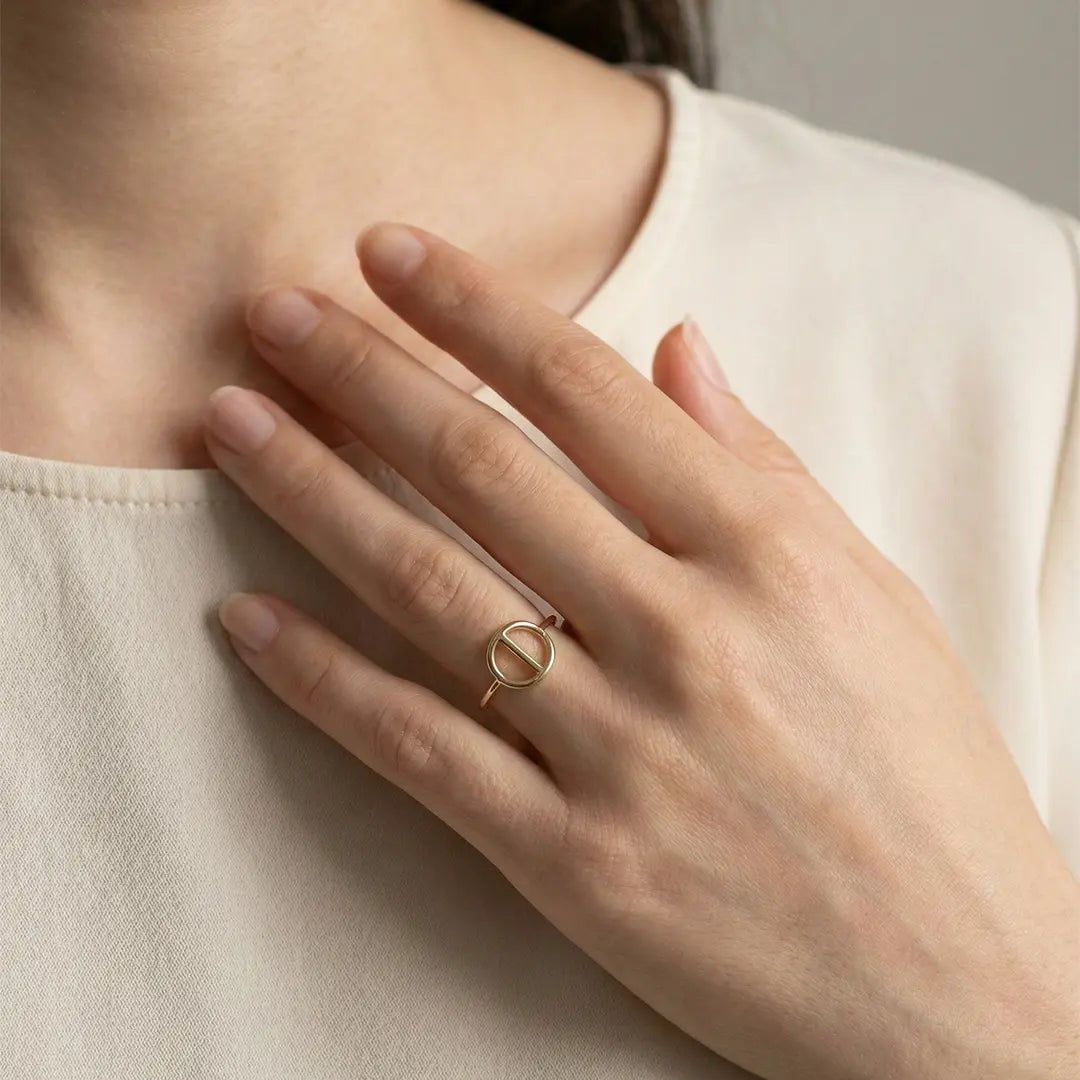 Orbit Signet Ring – Minimalistischer Damenring aus 375 Echtgold - Suzan GoldRing
