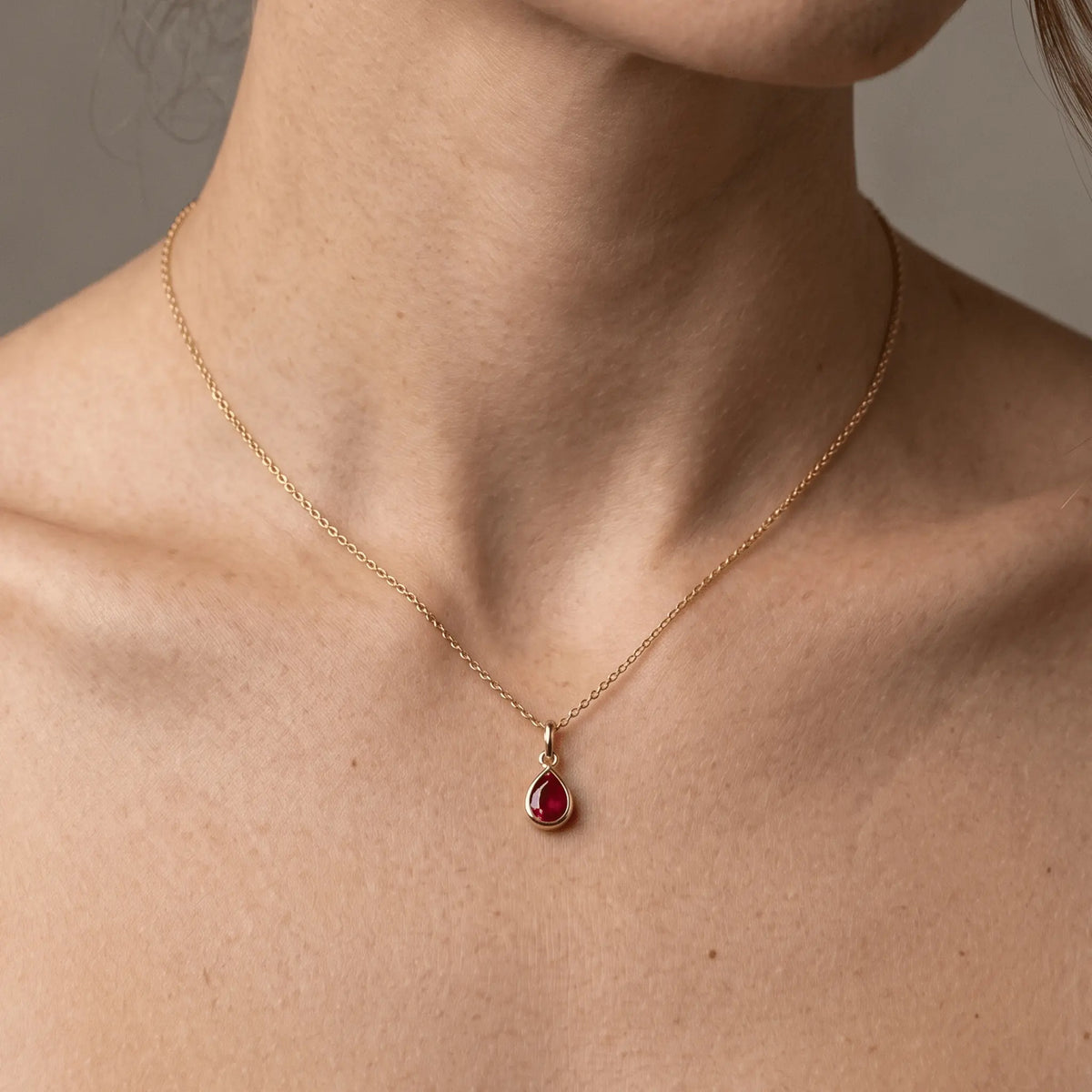 Crystal Drop Necklace – 925 Sterling Silber Halskette mit Zirkonia Tropfen Anhänger - Suzan Gold