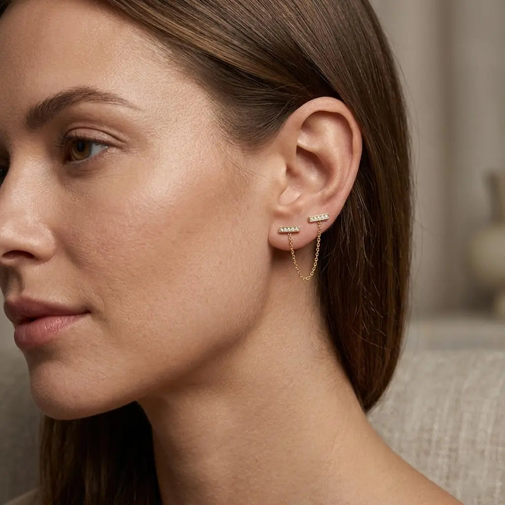Chain Stud Earrings – 925 Sterling Silber Ohrstecker mit Kette - Suzan Gold