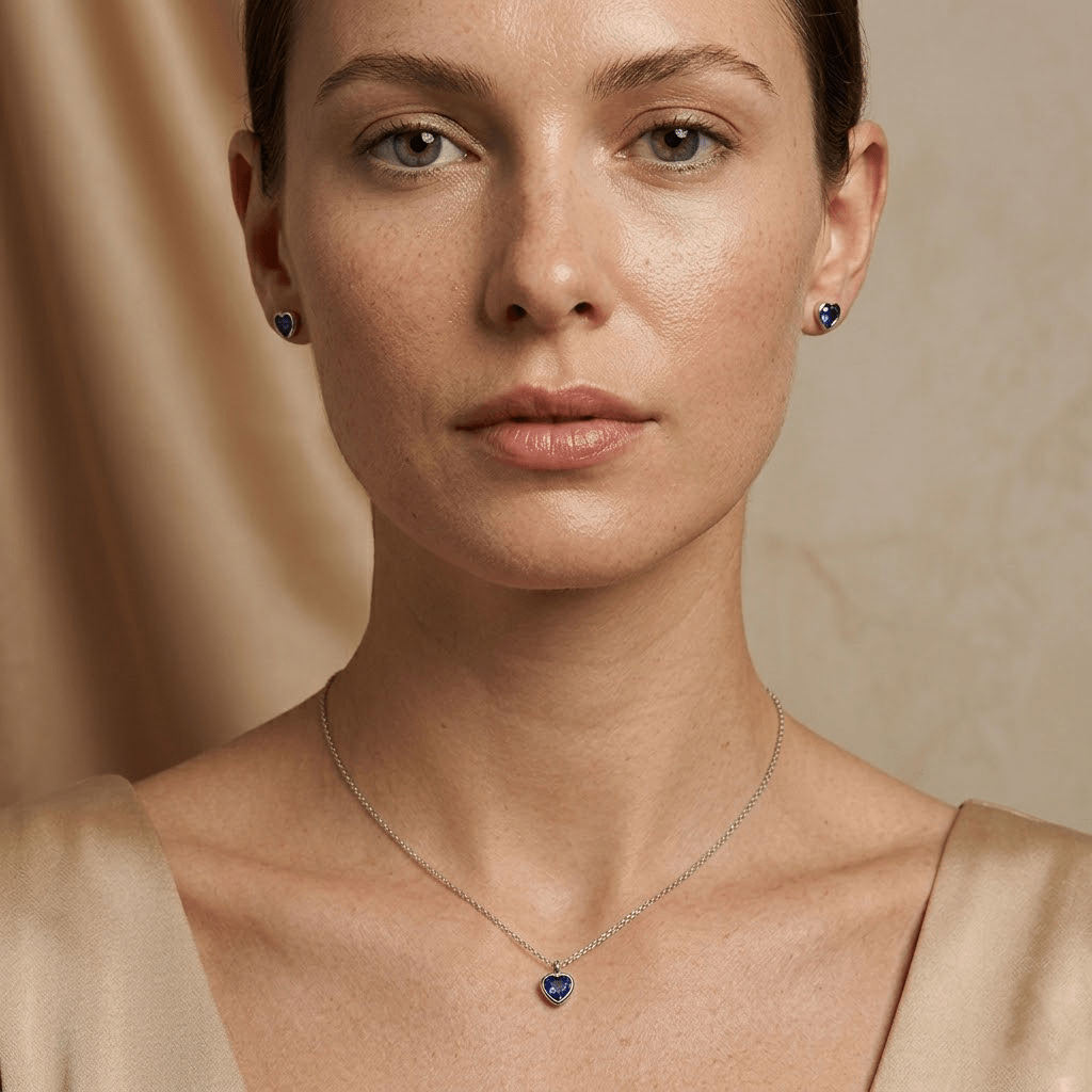Sapphira – 925 Silber Schmuckset mit blauem Herz Anhänger & Ohrsteckern - Suzan Gold