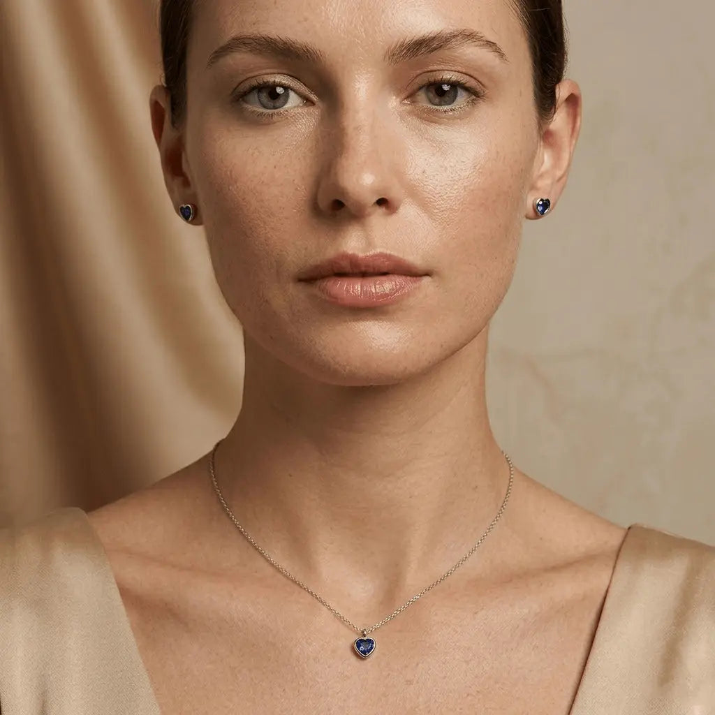 Sapphira – 925 Silber Schmuckset mit blauem Herz Anhänger & Ohrsteckern - Suzan Gold