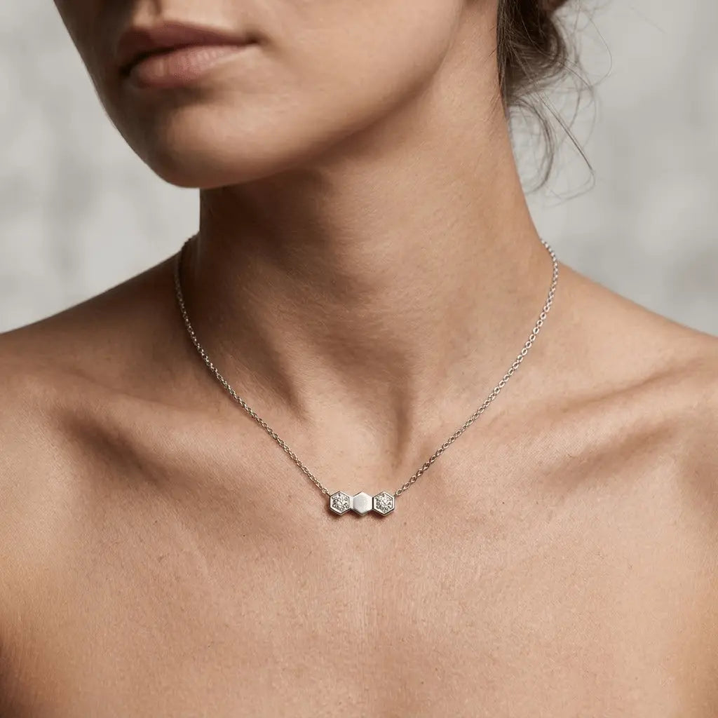 Hexagon Crystal Necklace – 925 Sterling Silber Halskette mit Zirkonia Hexagon Anhänger - Suzan Gold