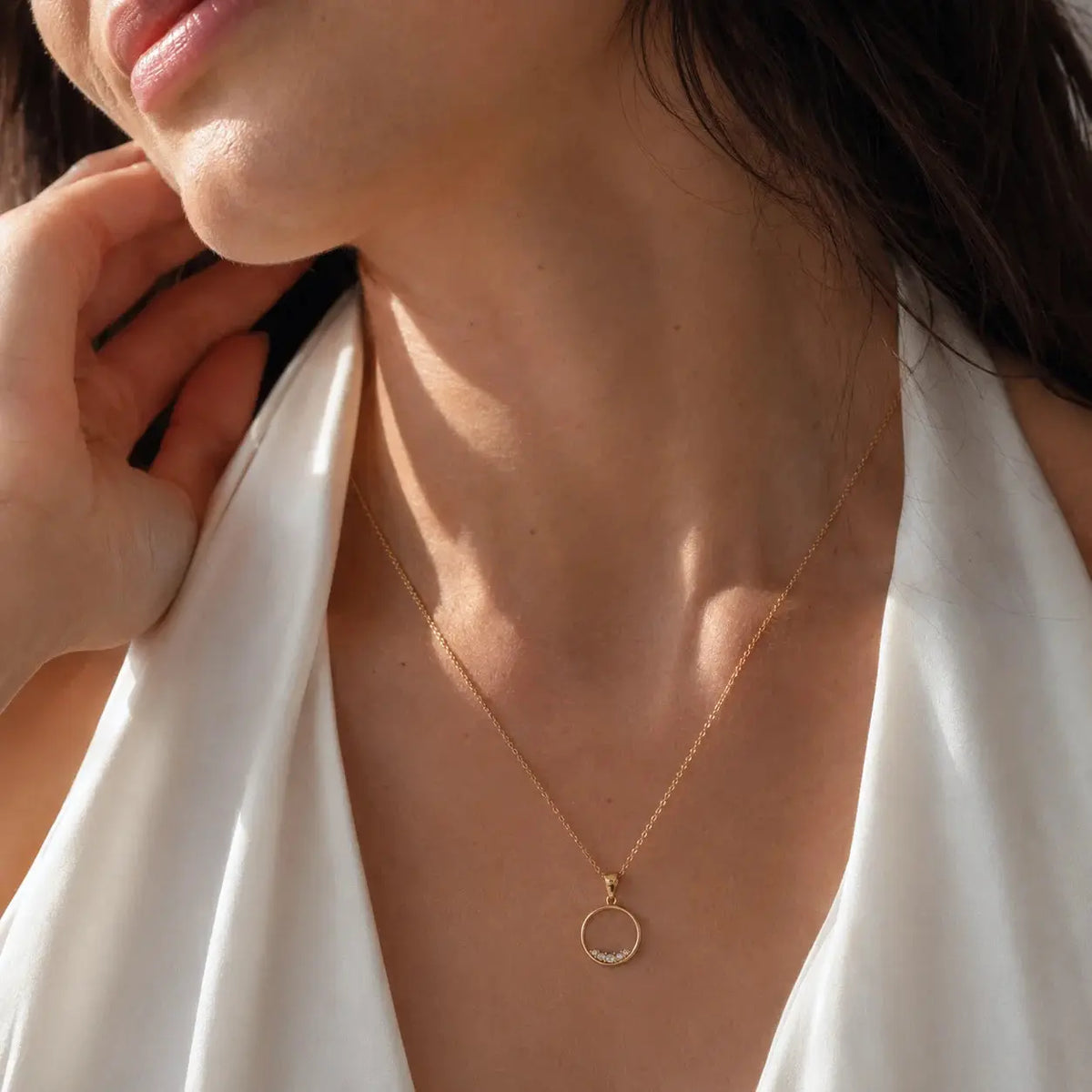 Cluster Circle – Halskette mit Zirkonia-Cluster aus 585 Gold Suzan Gold