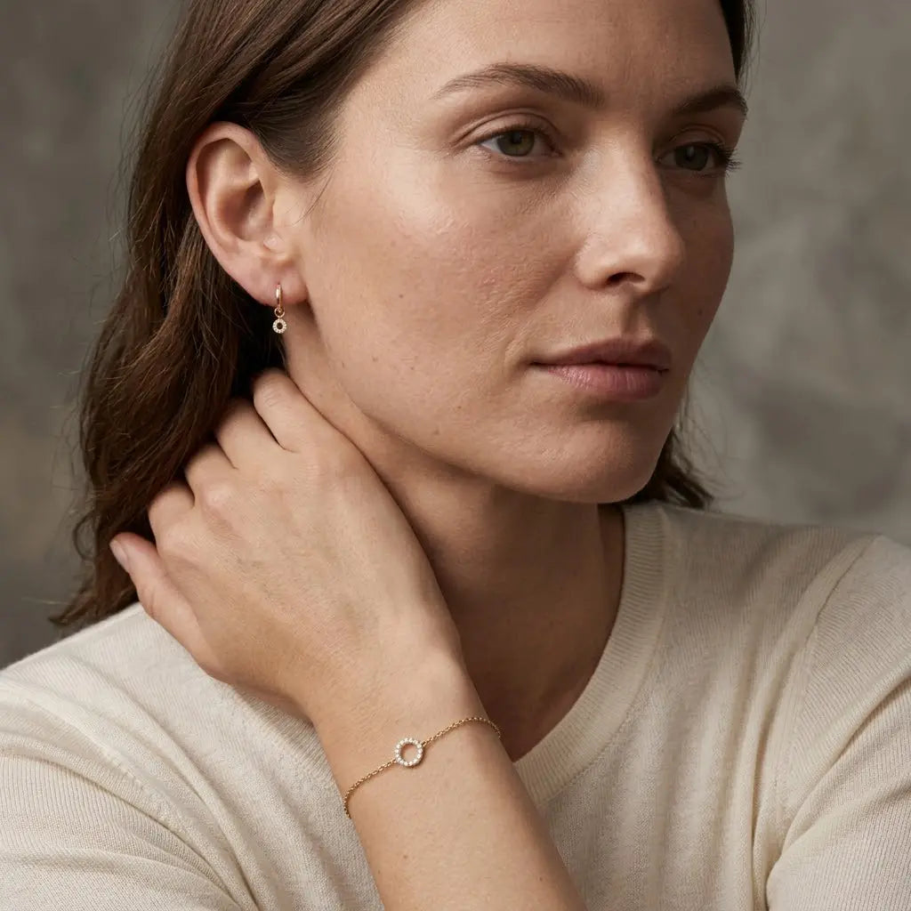 Orivelle Circle Set – 375 Echtgold Schmuckset mit Zirkonia Kreis Creolen & Armband - Suzan Gold