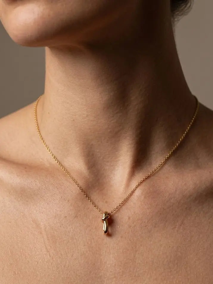 Minimal Knot Necklace – 925 Sterling Silber Halskette Knoten Anhänger klein - Suzan Gold