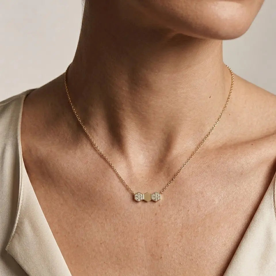 Hexagon Crystal Necklace – 925 Sterling Silber Halskette mit Zirkonia Hexagon Anhänger - Suzan Gold