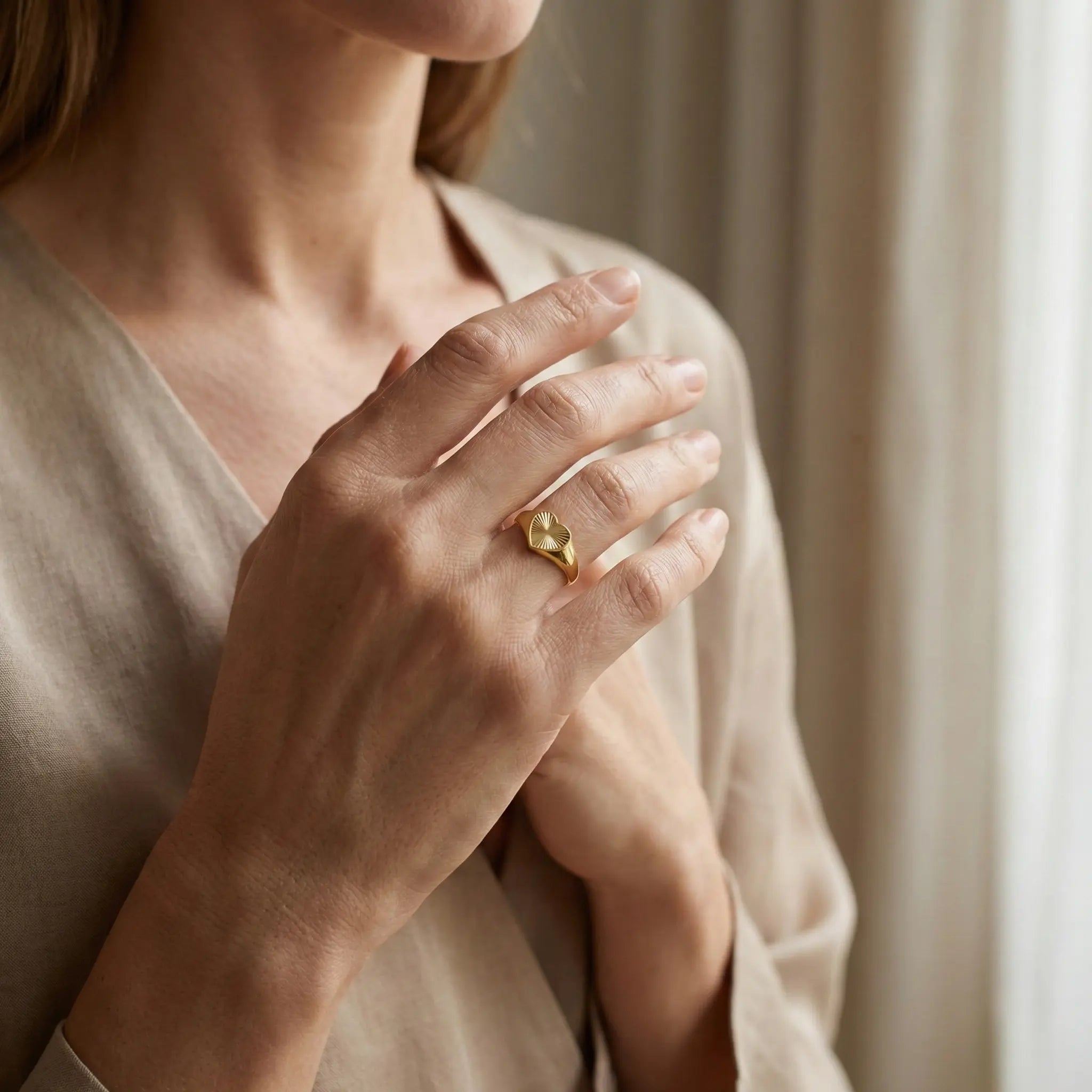 Aurelia Heart – 375 Echtgold Siegelring - Suzan GoldRing