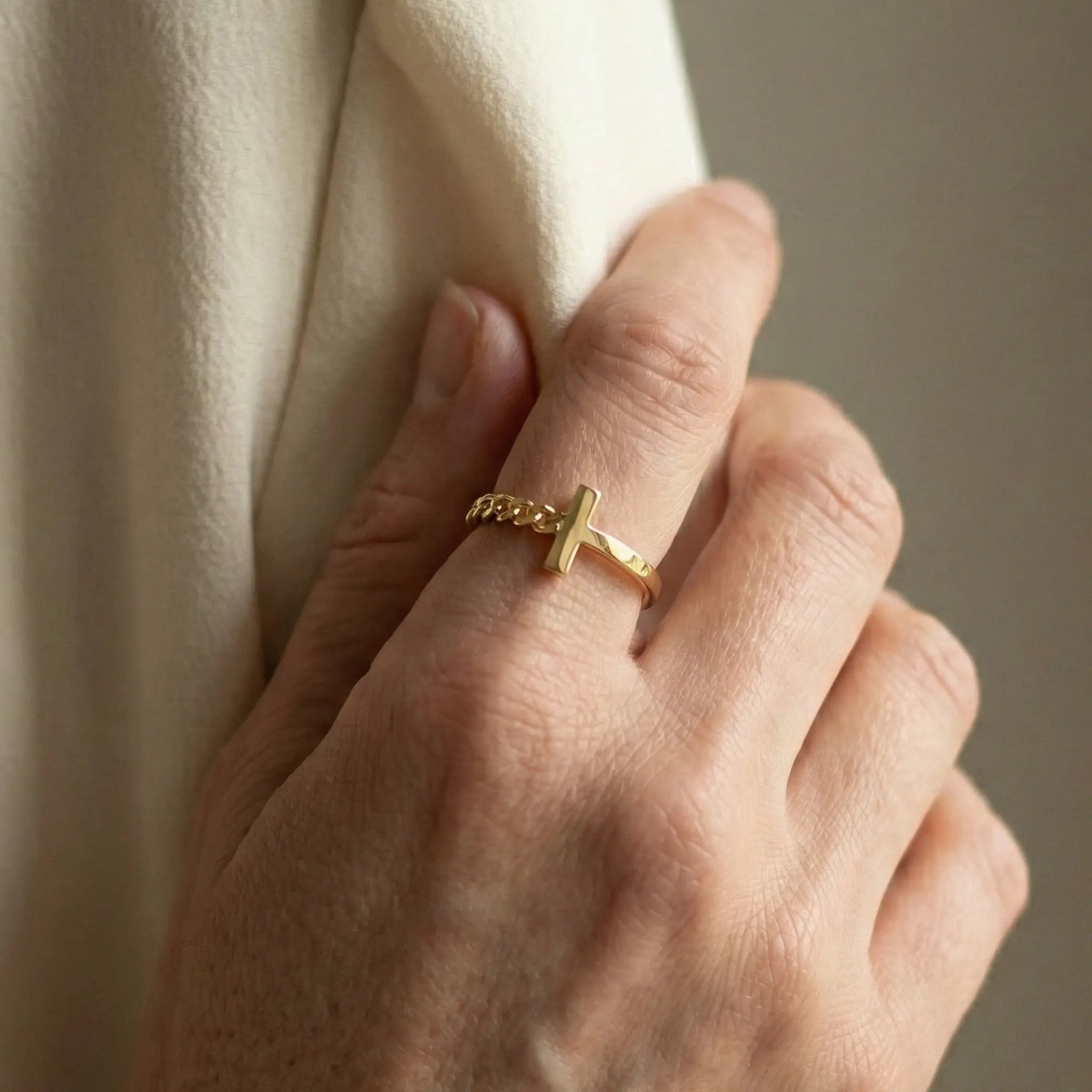 Chainova Bar – 375 Echtgold Ring mit Kettenelement - Suzan GoldRing