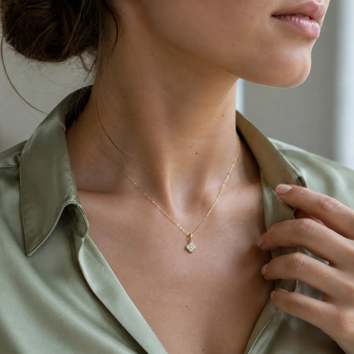 Clover Sparkle – Kleeblatt-Halskette mit Zirkonia-Pavé aus 585 Gold Suzan Gold