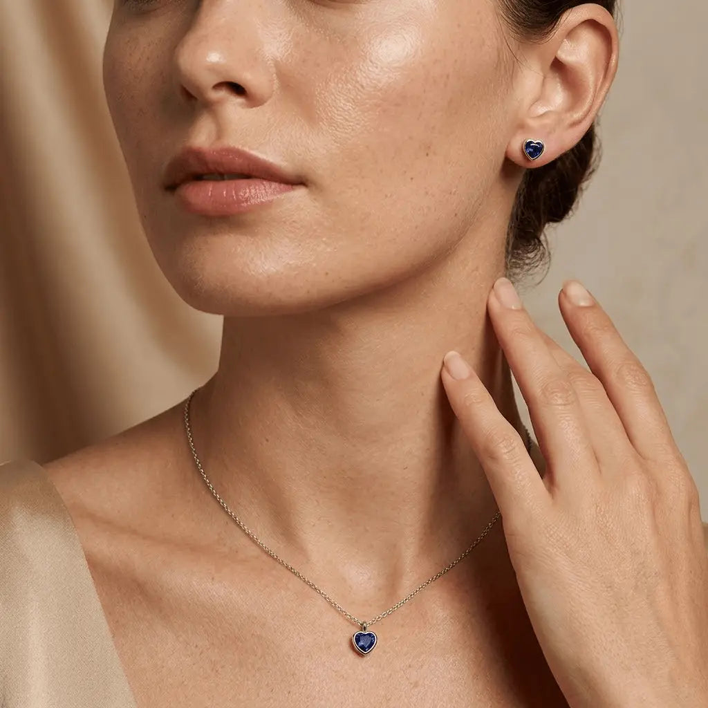 Sapphira – 925 Silber Schmuckset mit blauem Herz Anhänger & Ohrsteckern - Suzan Gold