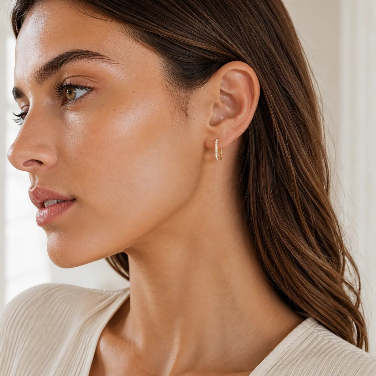 Slim Sparkle Hoop – Schmale Creolen mit Zirkonia aus 585 Gold Suzan Gold