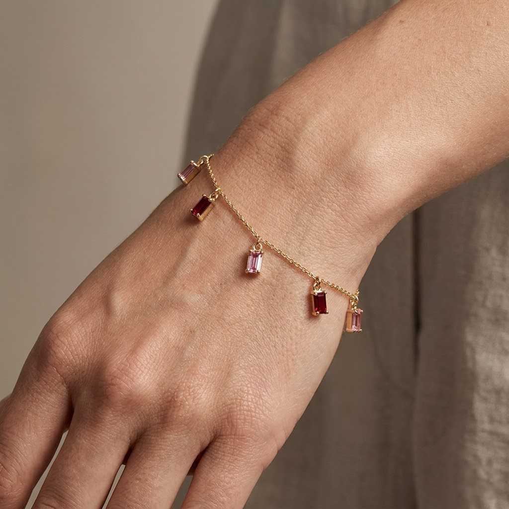 Pink Ruby Charm Bracelet – 925 Sterling Silber Armband mit bunten Stein Anhängern - Suzan Gold