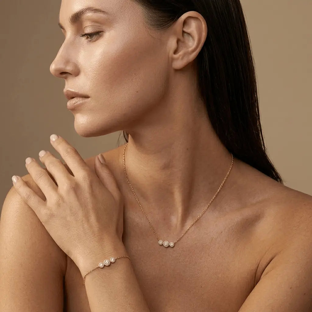 Triluna – Vergoldetes 925 Silber Schmuckset mit drei Zirkonia - Elementen, Halskette & Armband - Suzan Gold