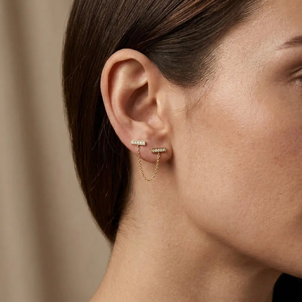 Chain Stud Earrings – 925 Sterling Silber Ohrstecker mit Kette - Suzan Gold
