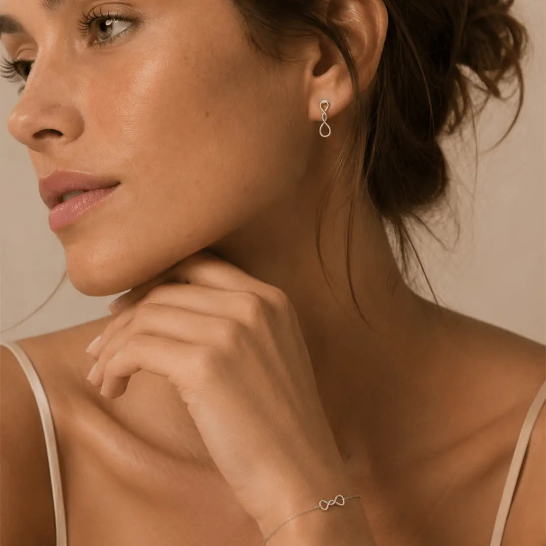 Infinitra Duo – 925 Silber Set mit Unendlichkeits Armband & Ohrsteckern - Suzan Gold