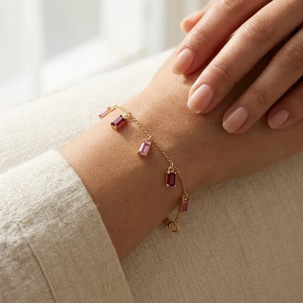 Pink Ruby Charm Bracelet – 925 Sterling Silber Armband mit bunten Stein Anhängern - Suzan Gold