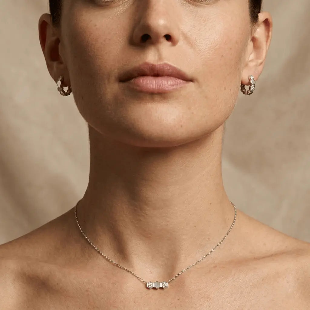 Hexaria Duo – 925 Silber Schmuckset vergoldet mit Zirkonia Hexagon - Suzan Gold