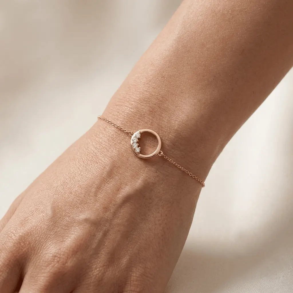 Circle Crystal Bracelet – 925 Sterling Silber Armband mit Zirkonia Kreis Element - Suzan Gold