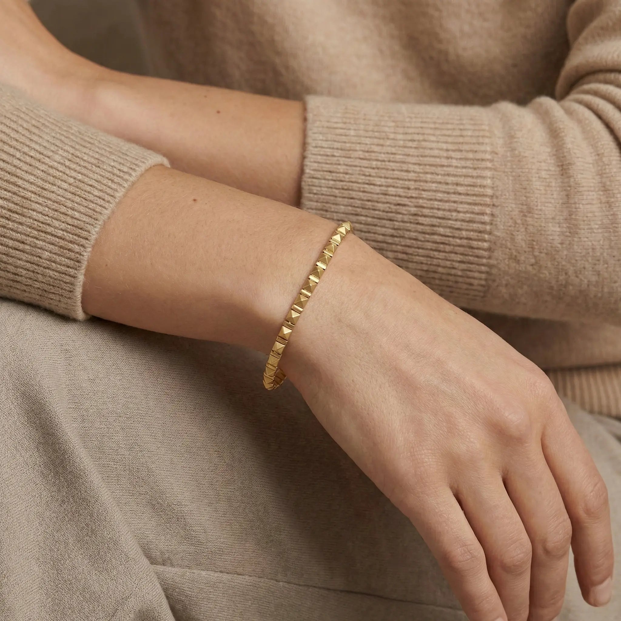 Pyramidelle Chain – 375 Echtgold Armband mit facettierten Pyramiden - Gliedern - Suzan GoldArmbänder