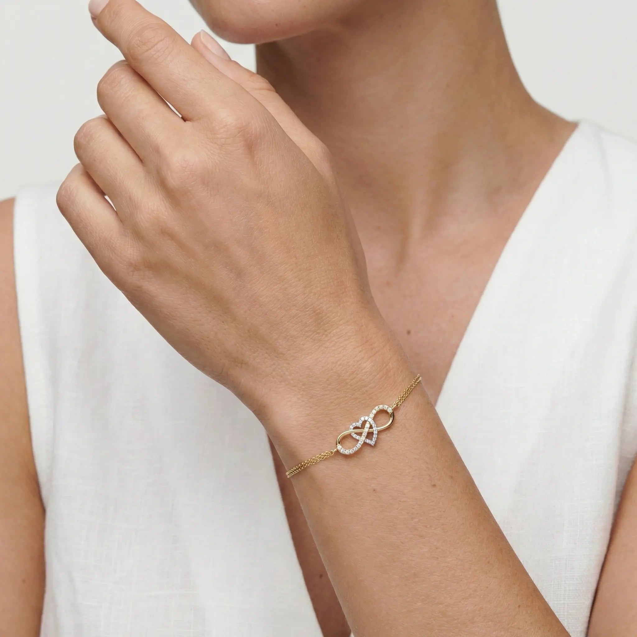 EternaHearts – 375 Echtgold Armband mit Doppelherz Infinity - Suzan GoldArmbänder