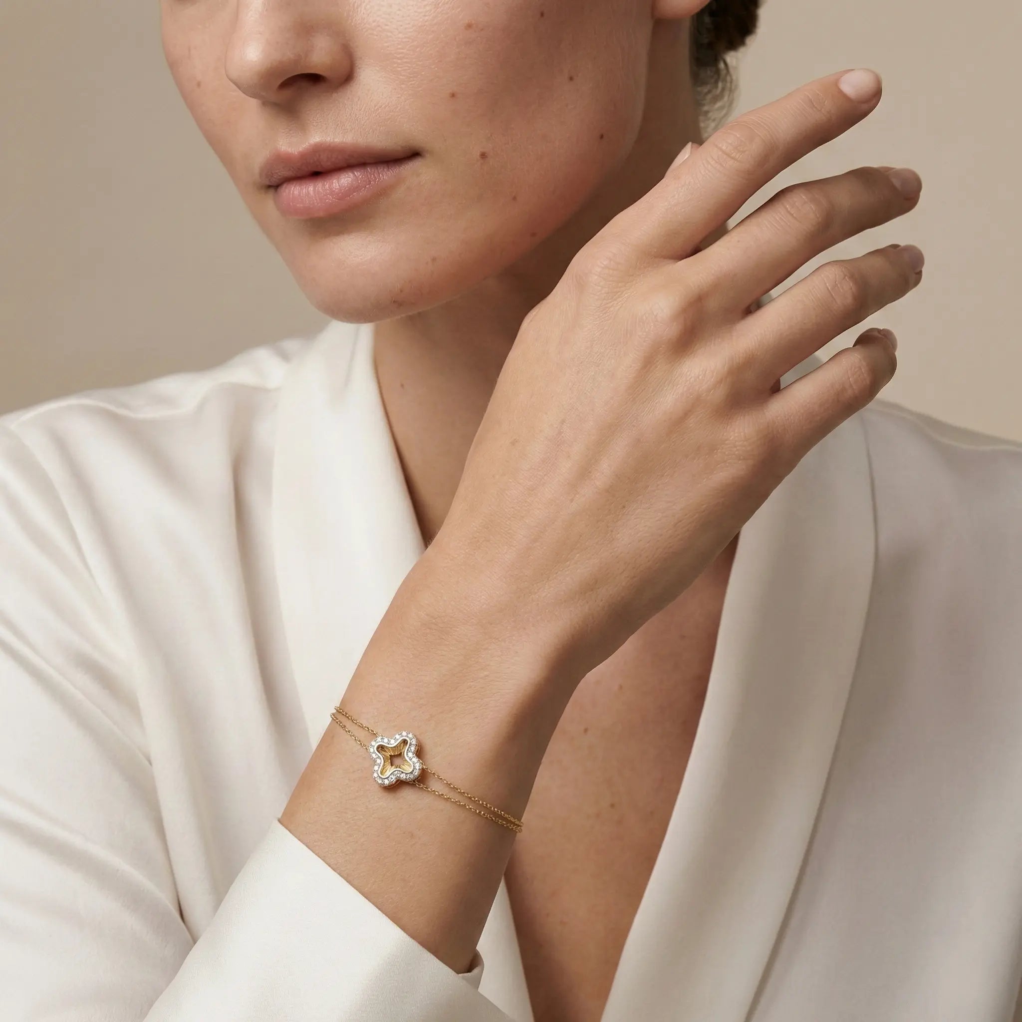 CloveraShine – 375 Echtgold Armband mit Kleeblatt Zirkonia - Suzan GoldArmbänder