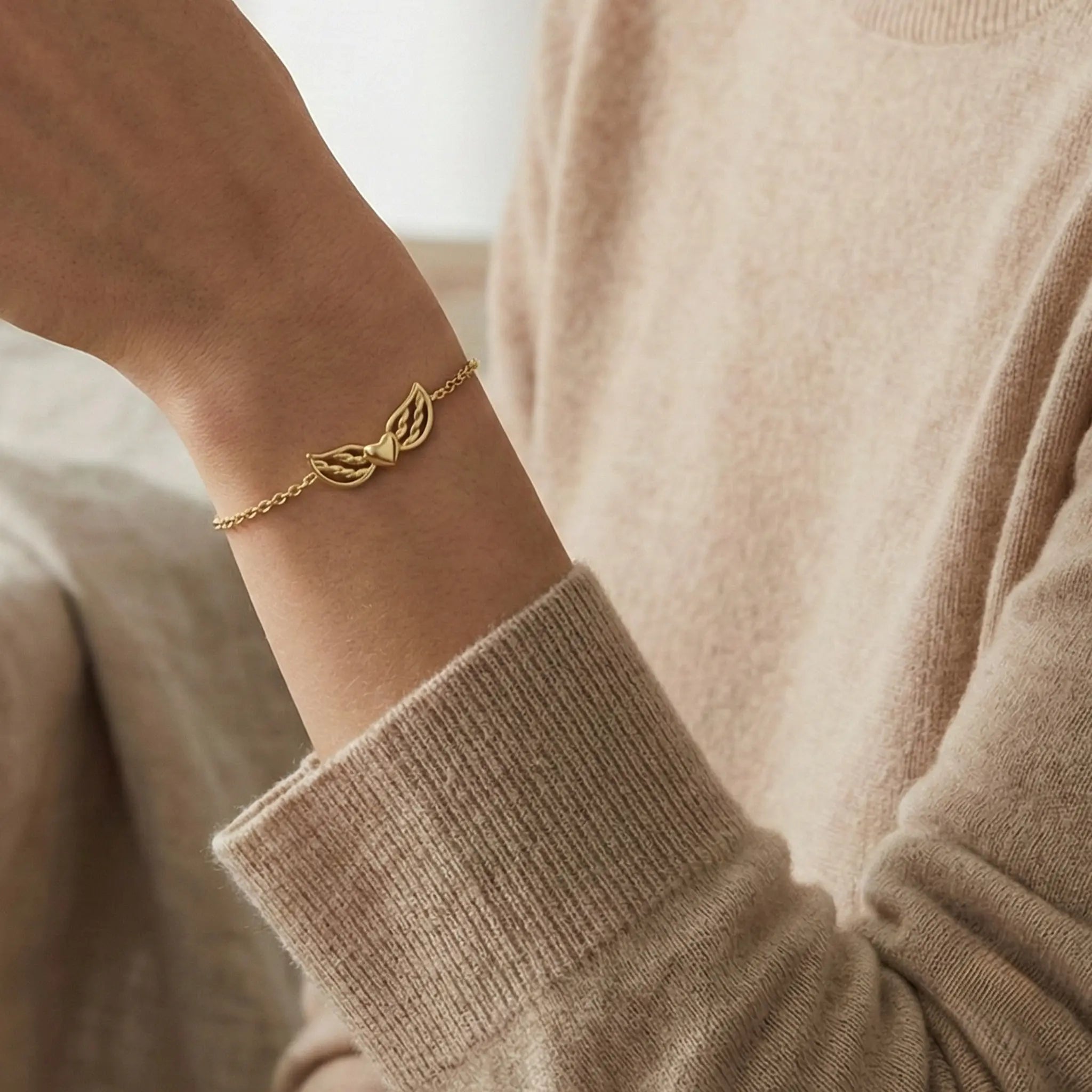 AngelHearta – 375 Echtgold Armband mit Herz und Flügeln - Suzan GoldArmbänder