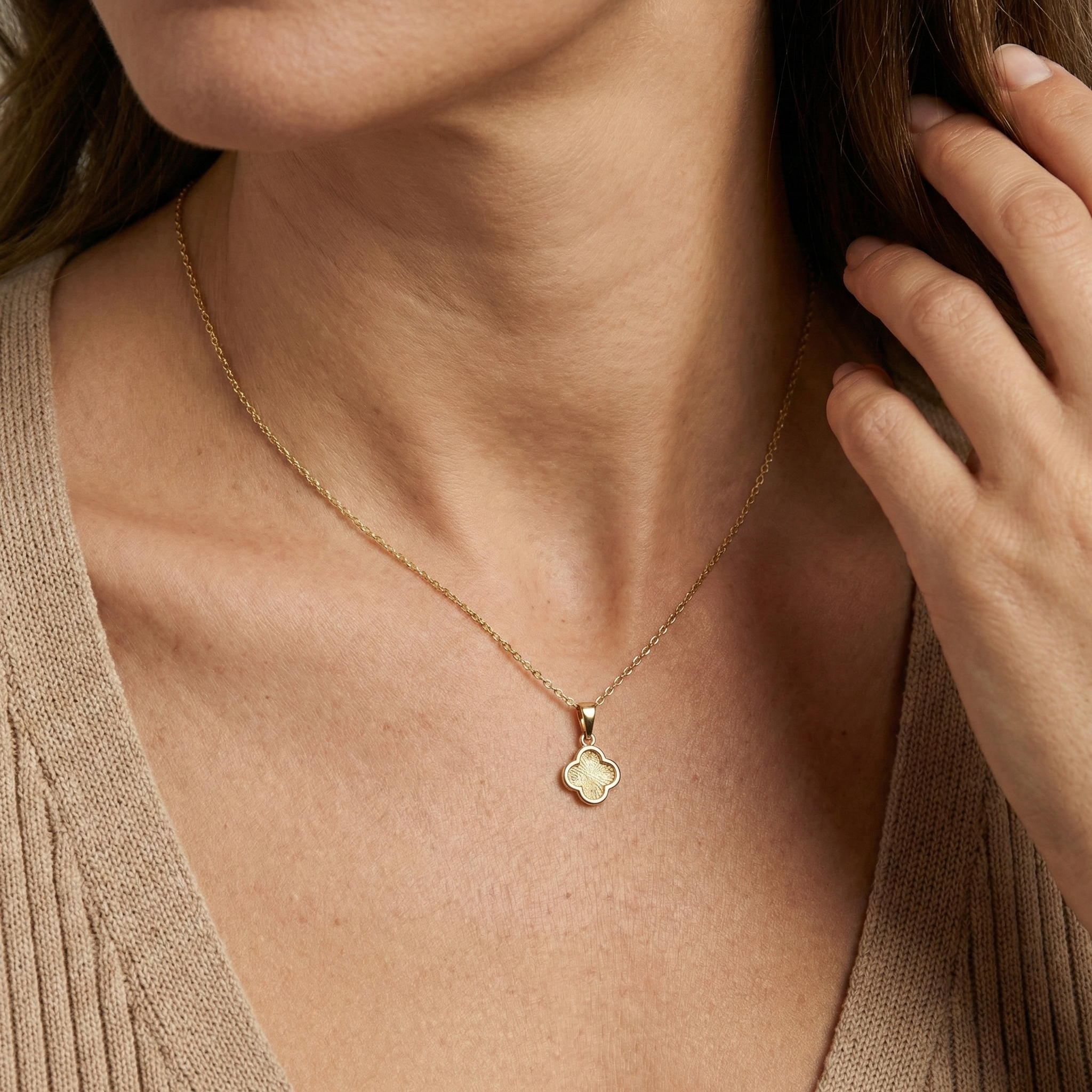 Clover Spark – 375 Echtgold Kette mit Kleeblatt Anhänger