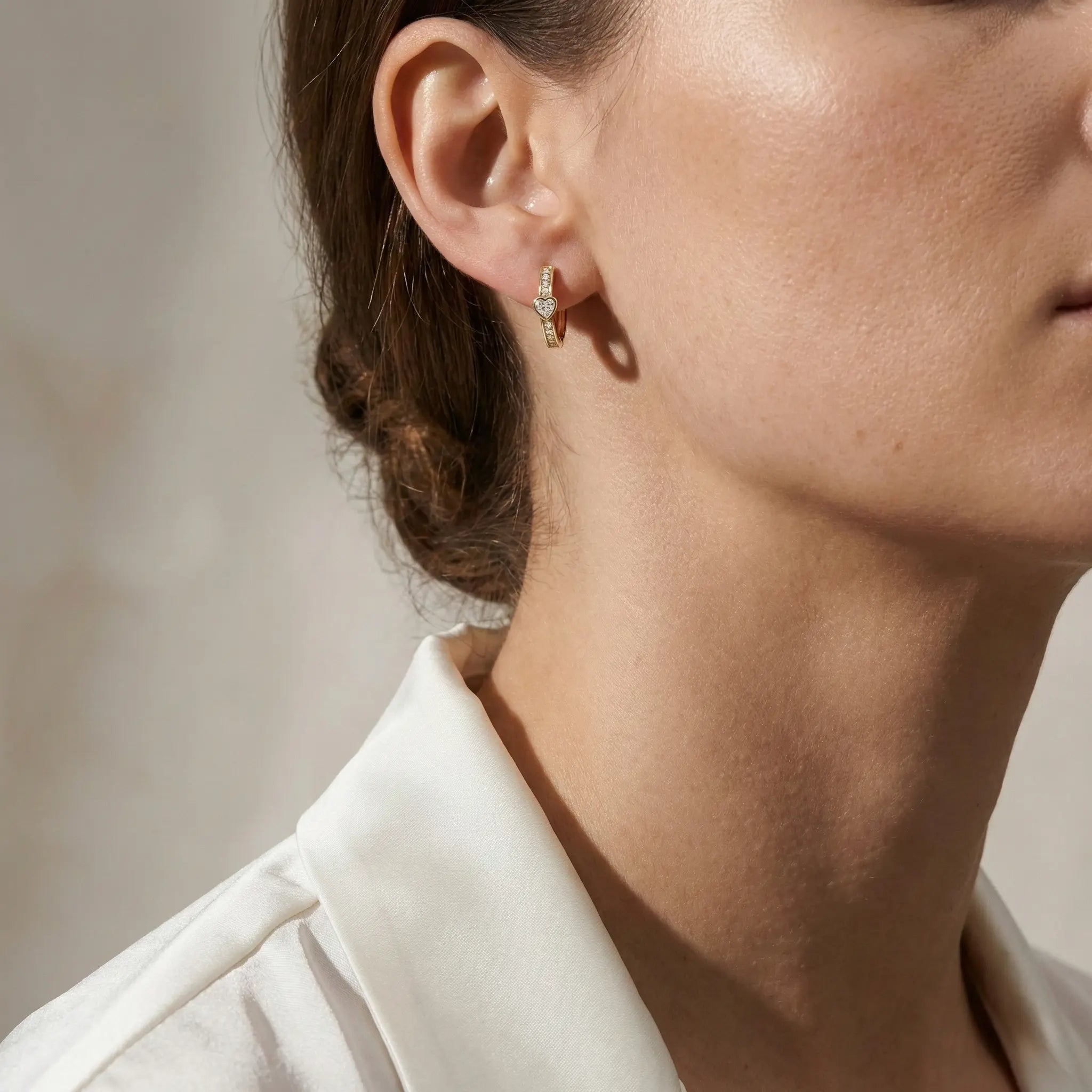 Heartline Spark – 375 Echtgold Creolen mit Herz - Zirkonia - Suzan GoldOhrringe