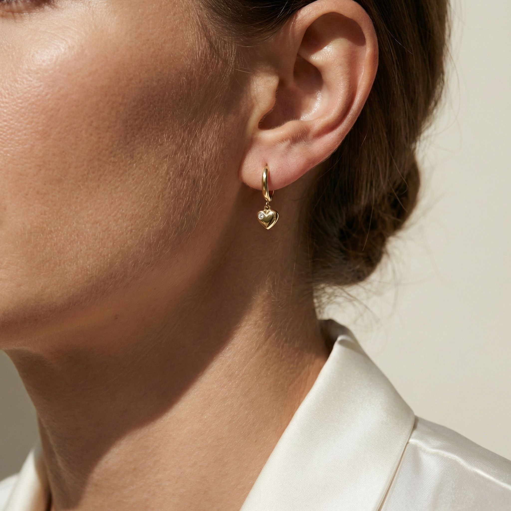 Amoréa Drop – 375 Echtgold Creolen mit Herz-Anhänger und Zirkonia