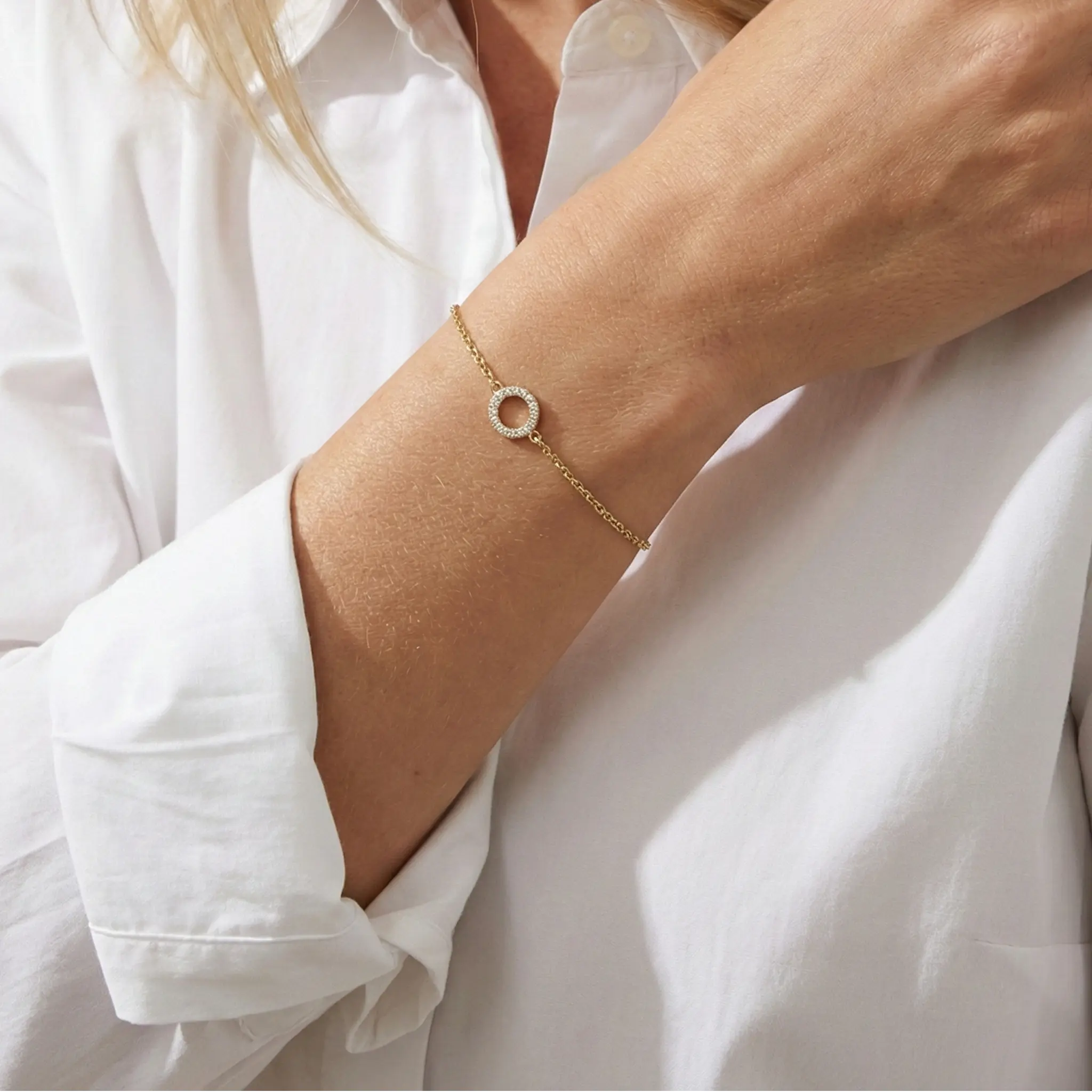 Cirena Spark – 375 Echtgold Armband mit Zirkonia Kreis Anhänger - Suzan GoldArmbänder