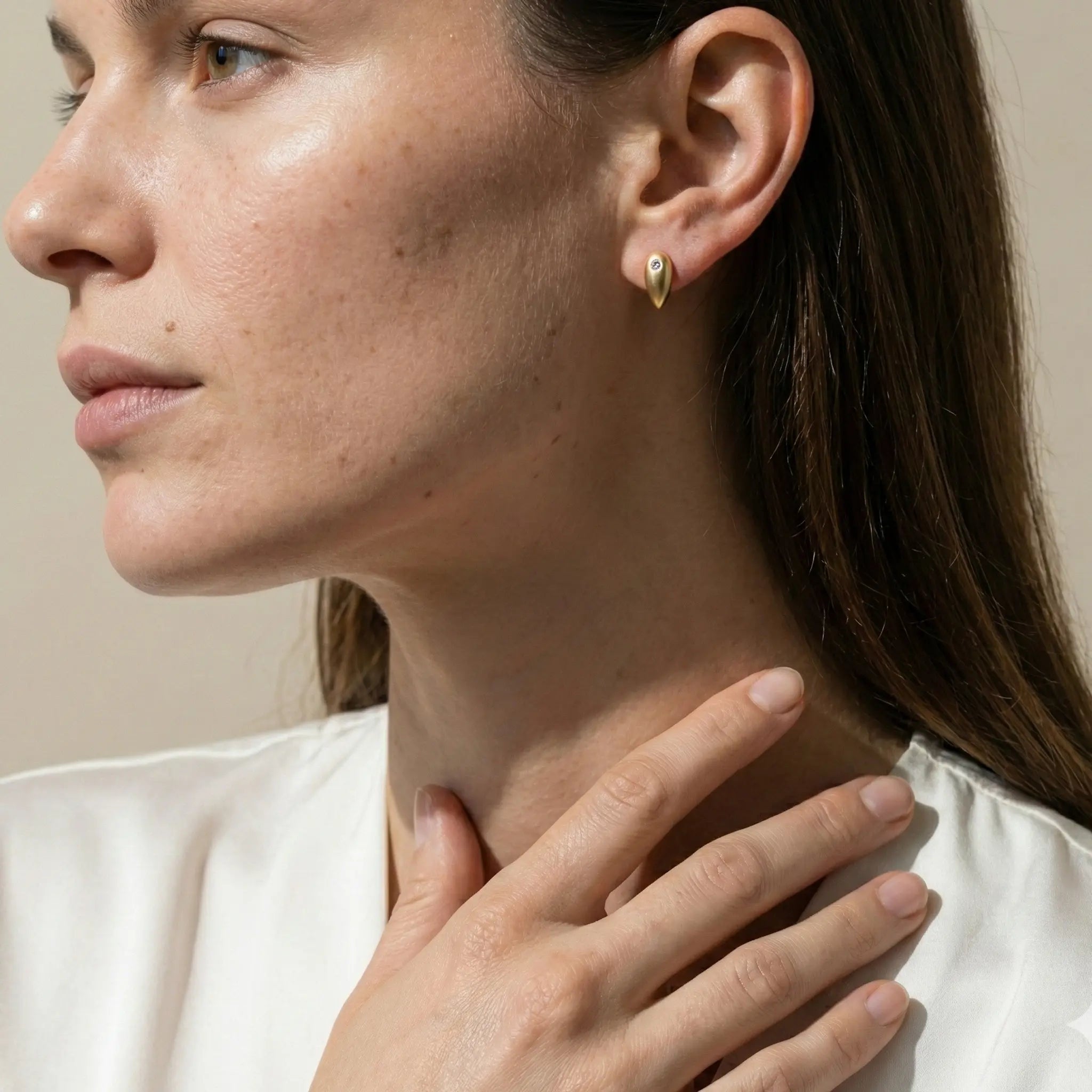 Teardrop Glow – 375 Echtgold Ohrstecker mit Zirkonia - Suzan Gold