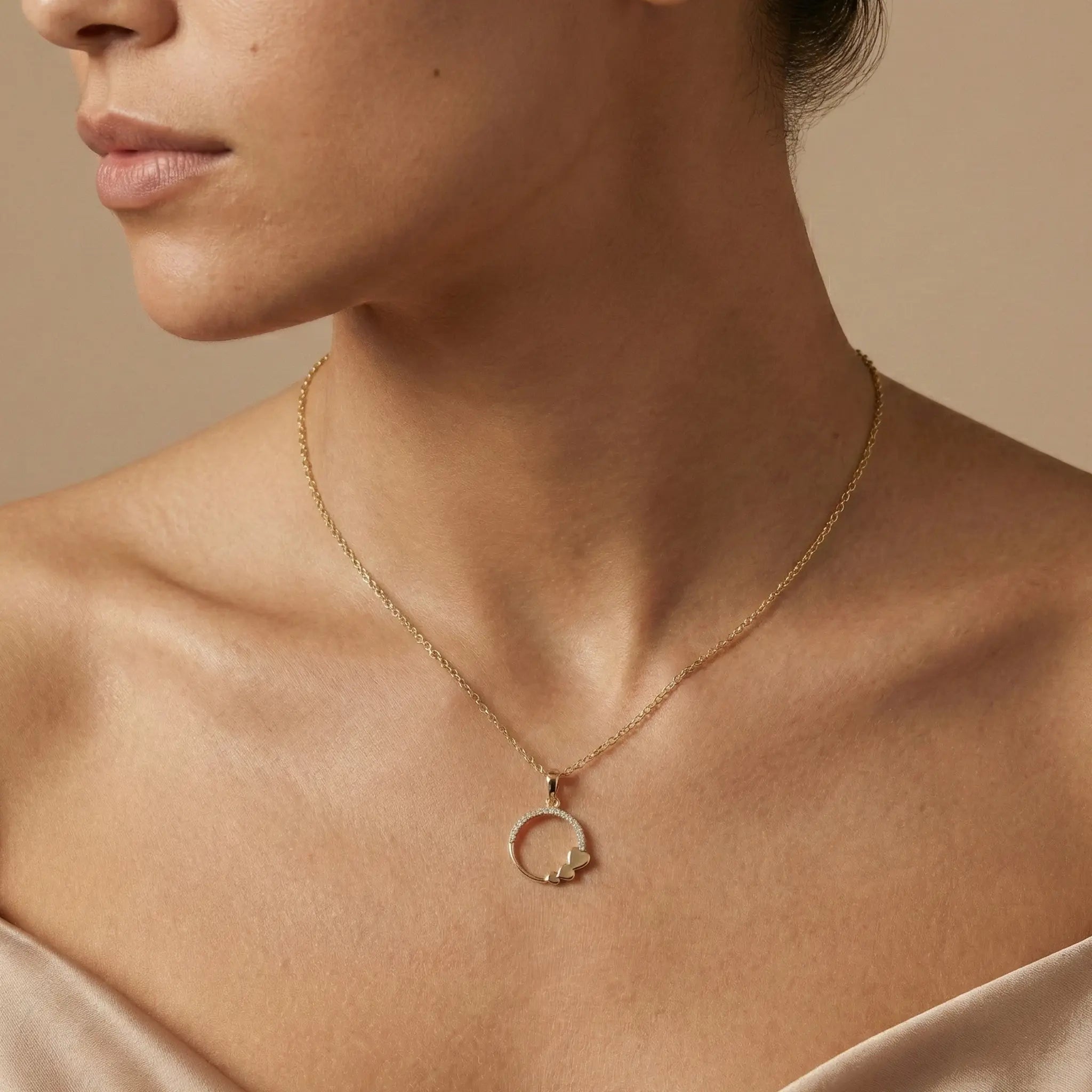 Amoria Halo – 375 Echtgold Halskette mit Herz - Kreisanhänger und Zirkonia - Suzan GoldHalskette
