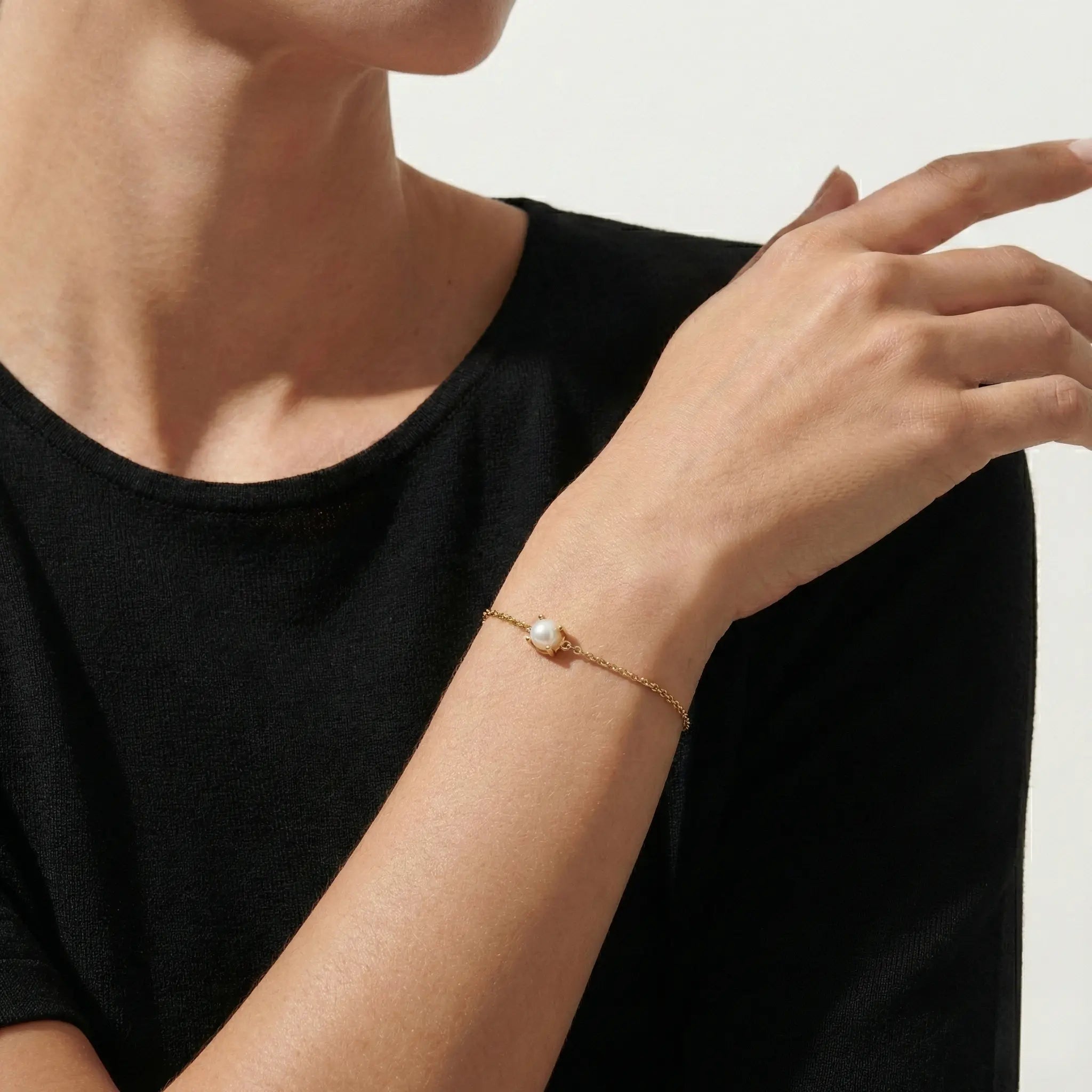 PearlLune Grace – 375 Echtgold Armband mit Süßwasserperle - Suzan GoldArmbänder