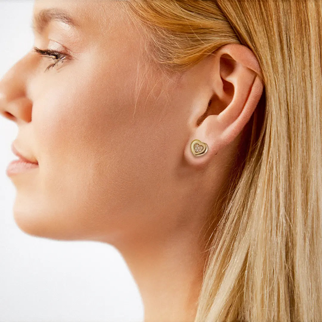 Heartglow – Zarte Herz-Ohrstecker aus 925 Silber mit Zirkonia Suzan Gold