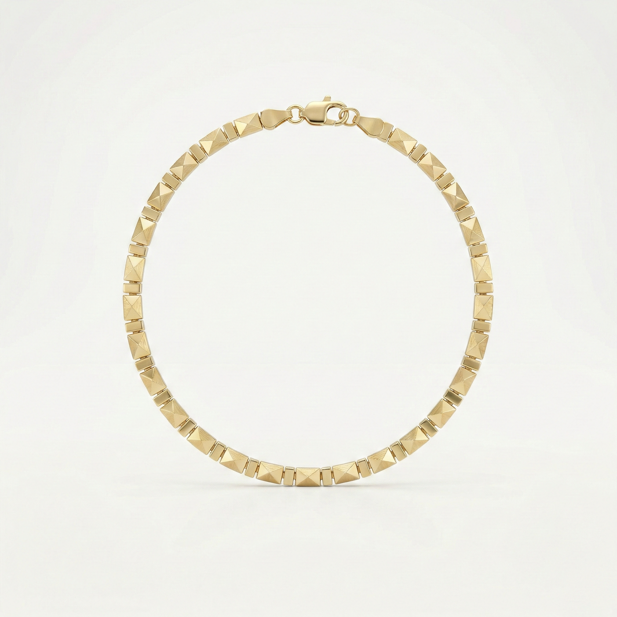 Pyramidelle Chain – 375 Echtgold Kette mit facettierten Pyramiden-Gliedern