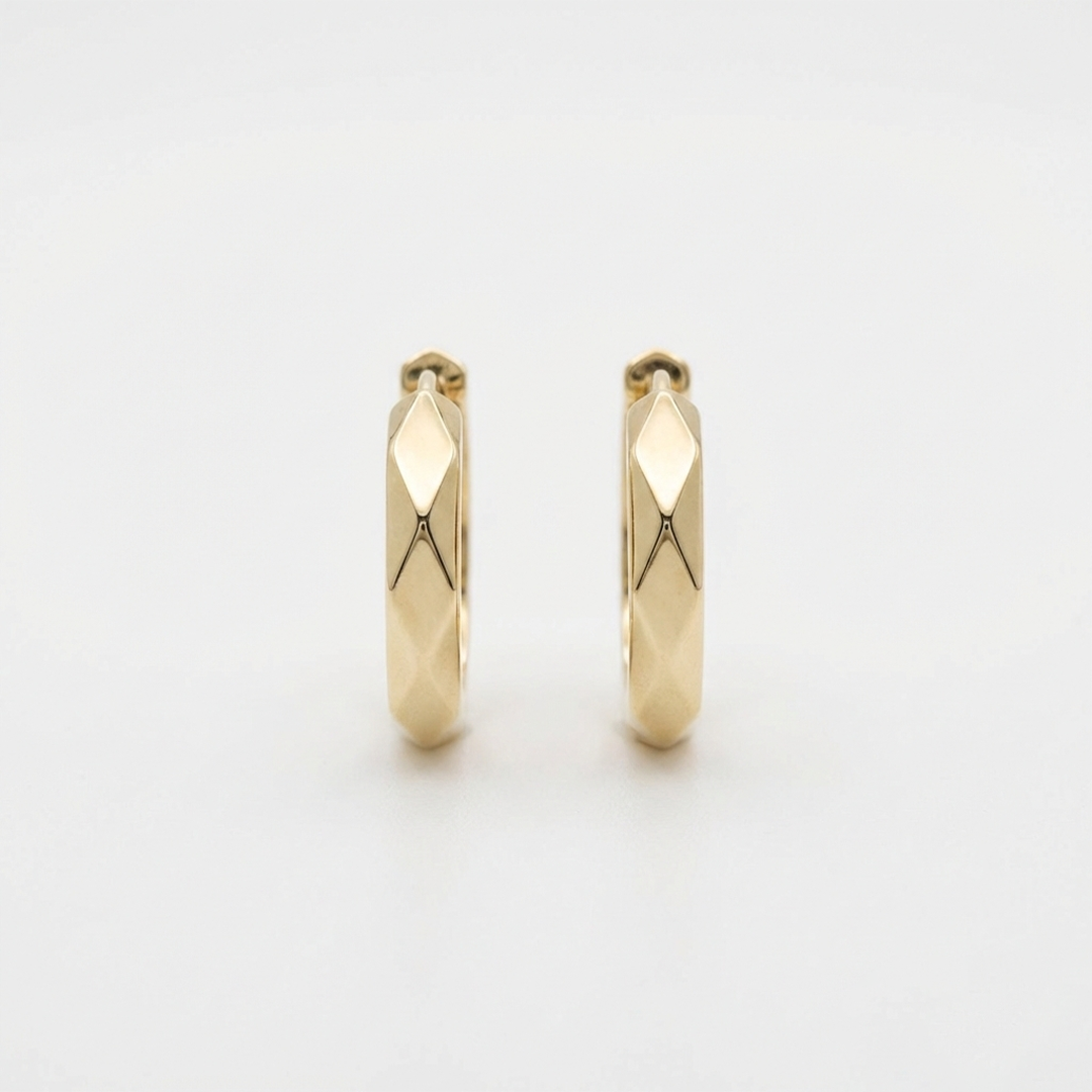 TréviaGlow – 375 Echtgold Creolen mit facettiertem Design