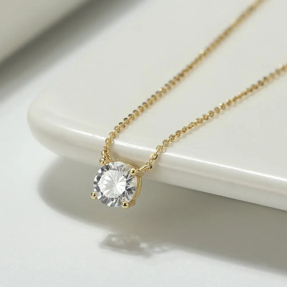 Lumoria Solitär-Halskette mit funkelndem Premium-Kristall – elegante Damenkette Suzan Gold