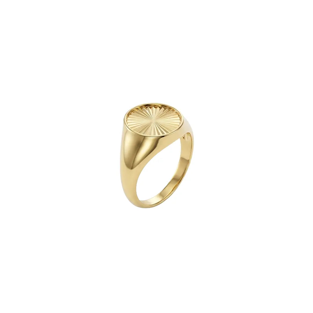 Solarius Crest Ring aus 375 Gelbgold, filigraner Schmuck für Damen, eleganter zeitloser Klassiker.