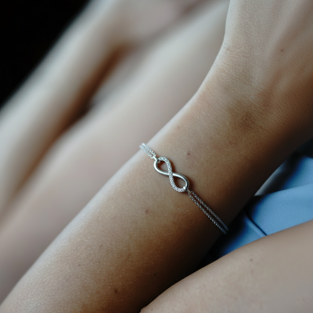 Eternelle – Zartes Armband mit Unendlichkeitszeichen aus 925 Silber