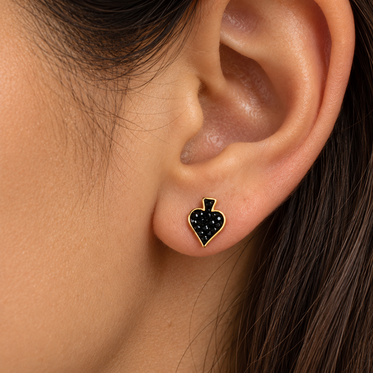 Spade Stud Earrings 925 Sterling Silber – Elegante Ohrstecker mit tiefschwarzem Pik-Anhänger-Design (vergoldet)