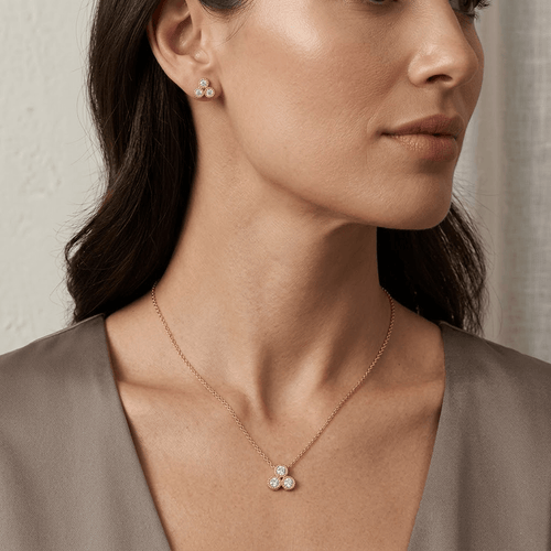 Schmuck im Büro: Die besten Styling-Tipps für einen eleganten Office-Look