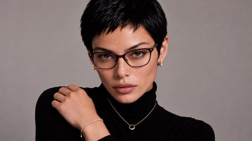 Ohrringe mit Brille kombinieren: Styling-Tipps für jeden Tag